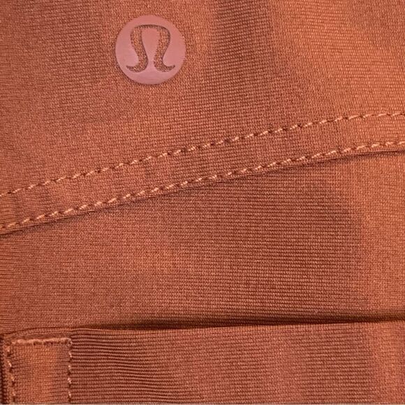 Lululemon City Sleek 5 Pocket High-Rise Short 4"  Dark Terracotta Size 24 - Picture 6 of 8